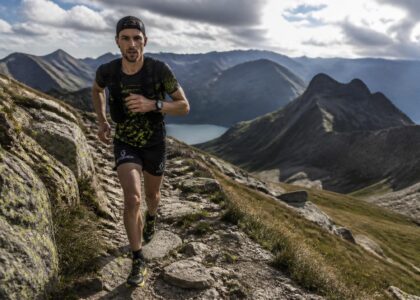 découvrez l'incroyable passion de damien lapilus pour l'ultra-trail, une aventure sportive hors norme mêlant dépassement de soi et amour de la nature.