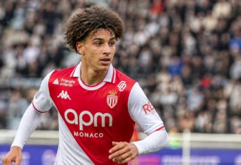 découvrez comment maghnes akliouche, jeune talent prometteur, révolutionne le football français par son style et ses performances exceptionnelles.