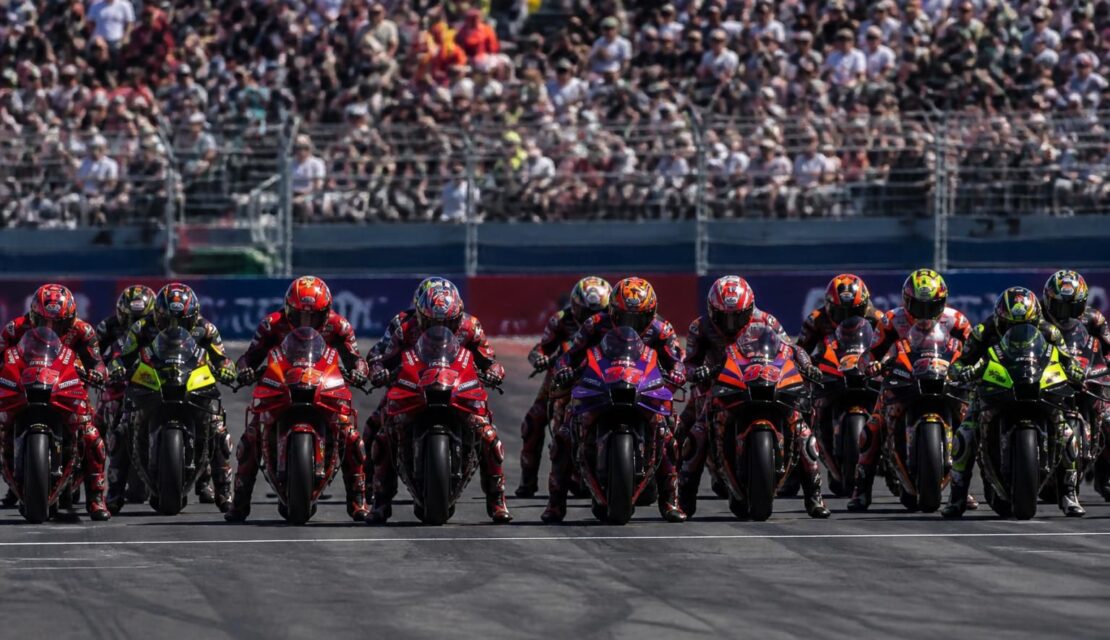 découvrez comment se forme la grille de départ en moto gp et analysez les enjeux de la bataille cruciale avant le premier virage de la course.