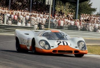 découvrez l'histoire fascinante de la porsche 917 au mans, une légende qui a révolutionné la course d'endurance avec ses performances exceptionnelles et son impact durable.