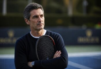 découvrez gilles cervara, le stratège discret qui a conduit les plus grands champions de tennis au sommet grâce à son expertise et sa vision unique du jeu.