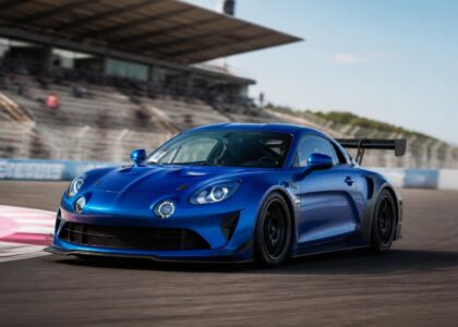 découvrez l'alpine gt4, une sportive conçue pour la compétition. analyse complète de ses performances, design et caractéristiques techniques.